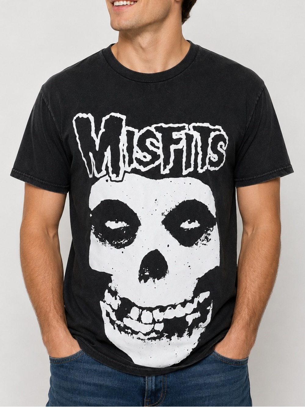 Misfits NWT Men Size XS Black Pigment Wash Punk Rock Band Graphic T-Shirt Skull